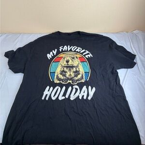Gildan‎ Black T-Shirt with and Groundhog Design